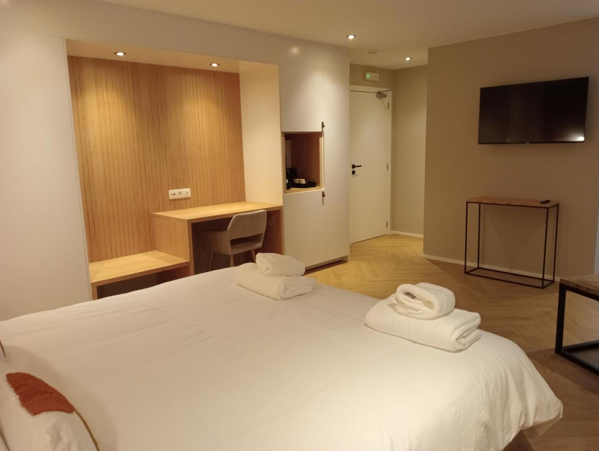 Dionbulles & Dionlodge Guesthouse, Private Wellness Pool In Option